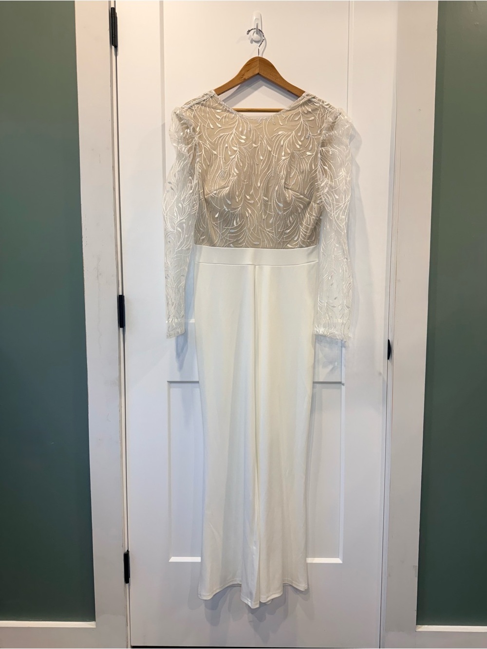 Elegant White Embroidered Long Sleeve Evening Dress